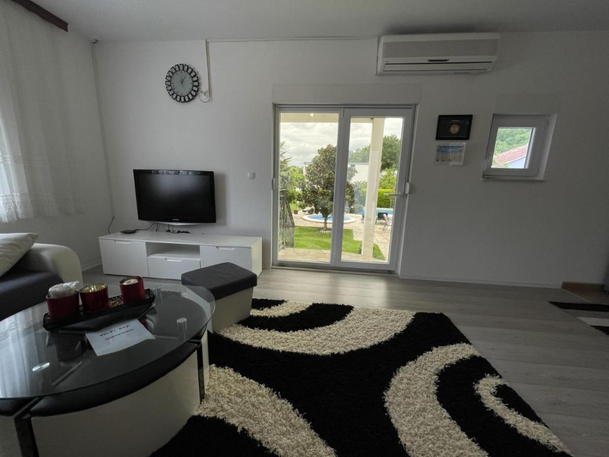 Sunny Apartment With Swimming Pool Stolac Exterior foto